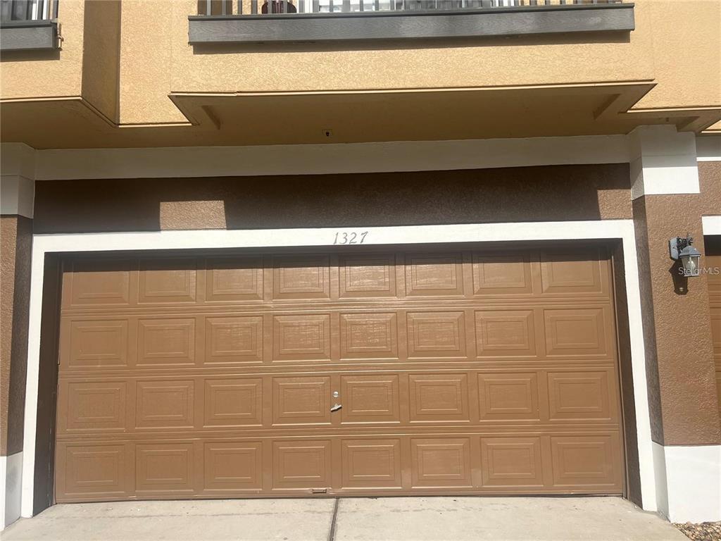 Foto principal - 1327 Broken Oak Dr