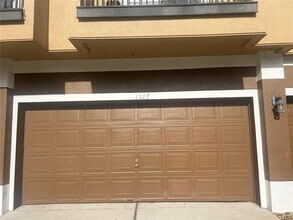 Building Photo - 1327 Broken Oak Dr