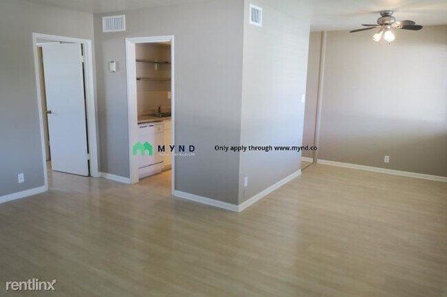 Foto del edificio - 6841 E 2nd St