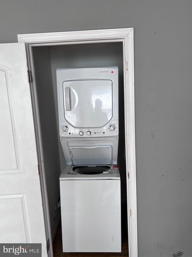 Building Photo - 3500 Spring Garden St