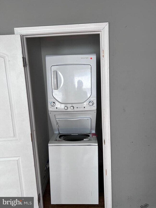 Foto del edificio - 3500 Spring Garden St