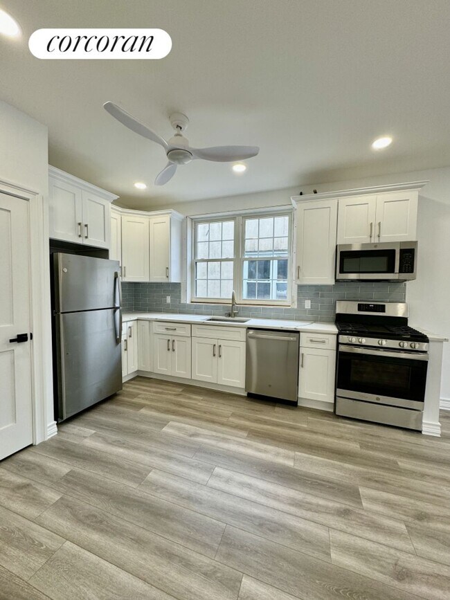 2314 Steinway St, Queens, NY 11105 Room for Rent in Queens, NY