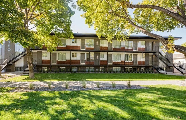 Building Photo - The Acadia