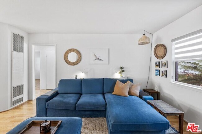Foto del edificio - 5825 Bowcroft St