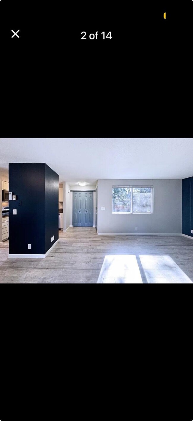 Foto del edificio - 2137 Hawkins Ln