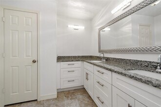 Building Photo - 4811 Algernon Dr