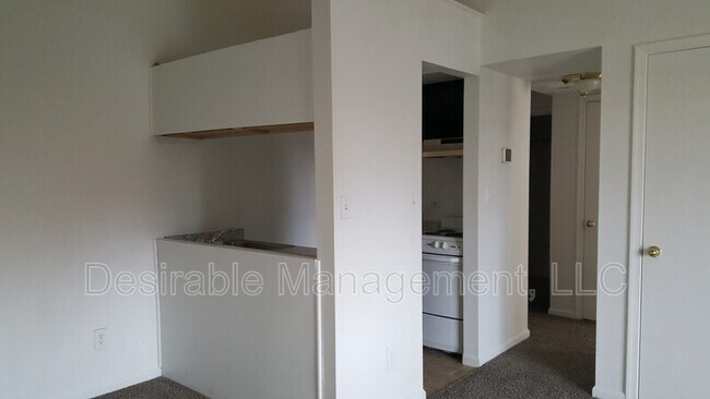 Building Photo - 244 Pacific Dr