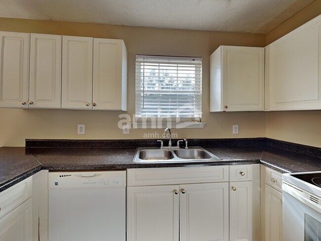 Foto del edificio - 884 Pin Oak Dr