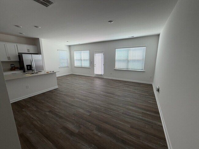 Building Photo - 166 Rusling Leaf Dr
