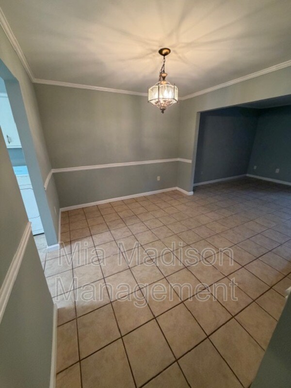 Foto del edificio - 527 Tibet Ave