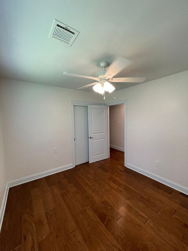 Building Photo - Newly renovated 3/2 home located in Covington