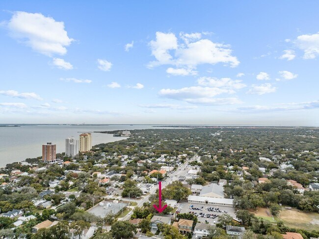 Foto del edificio - 3104 W Bay Villa Ave