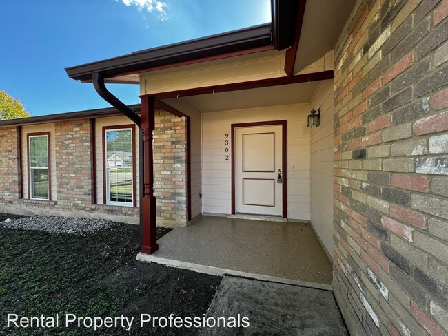 Building Photo - 4 br, 2 bath House - 9302 Greens Pt