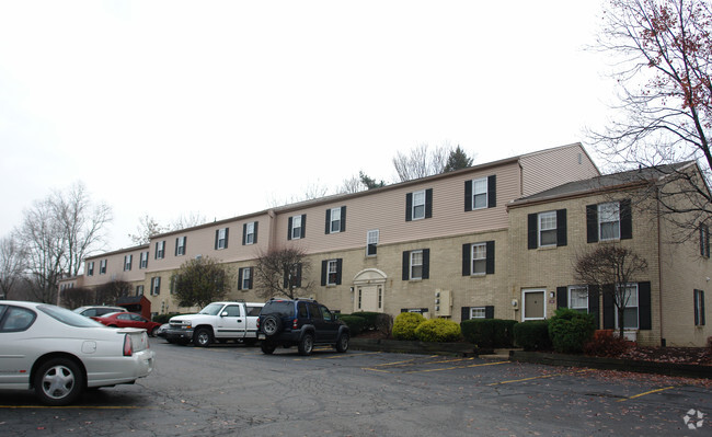 Building Photo - Bellwood Manor Apartments