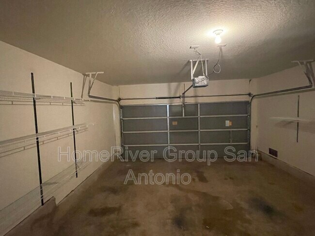 Foto del edificio - 6618 Buckhorn Cliff