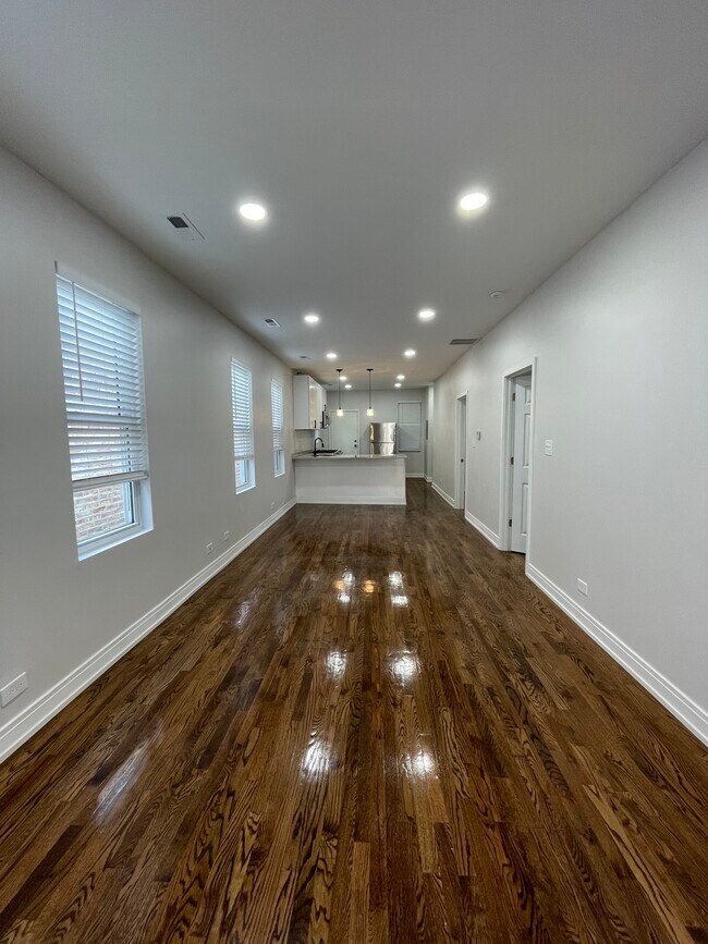 Área de sala/comedor - 1908 S May St