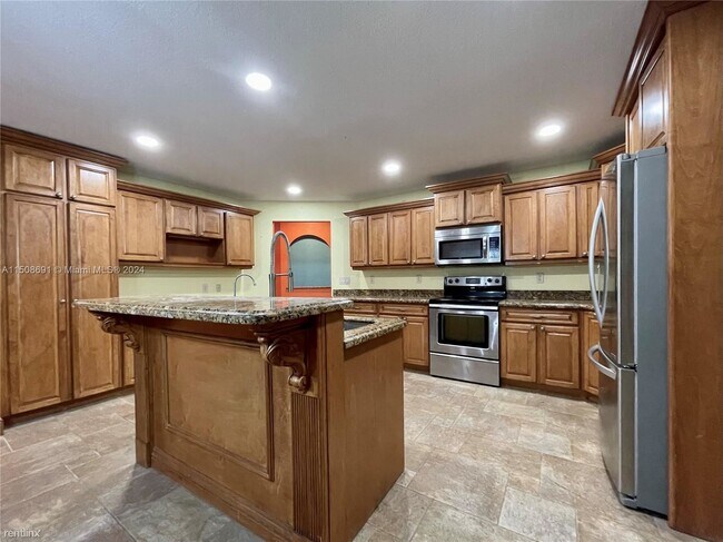 Foto del edificio - 4 br, 2 bath House - 12731 Persimmon Blvd