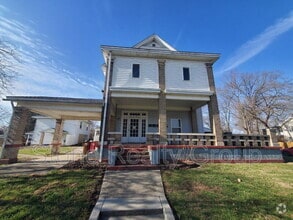 Building Photo - 509 S 5th St