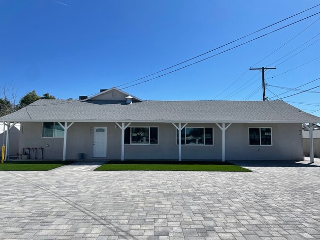 Foto del edificio - 7812 Coldwater Canyon Ave