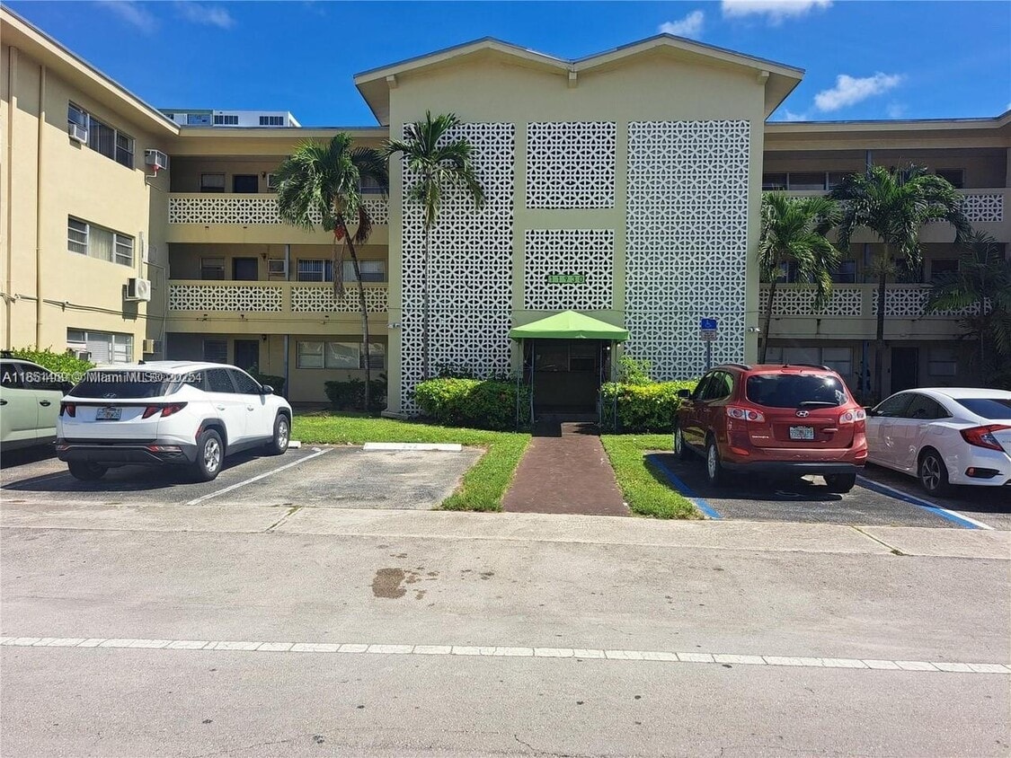 Foto principal - 11930 NE 19th Dr