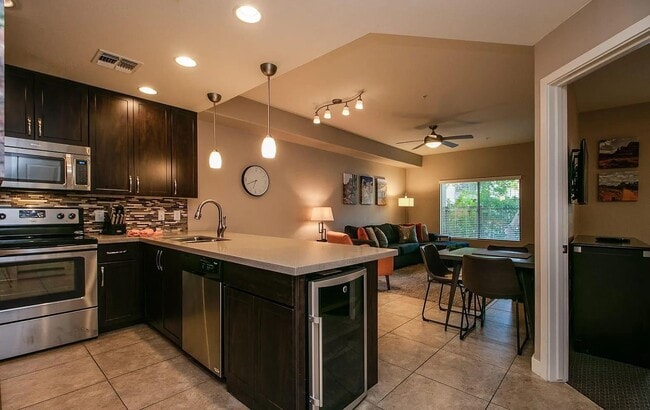 Building Photo - 5450 E Deer Valley Dr