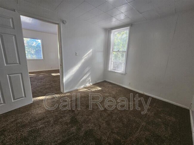 Foto del edificio - 719 W Augusta Ave