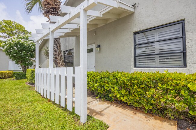Building Photo - 2625 Lowson Blvd