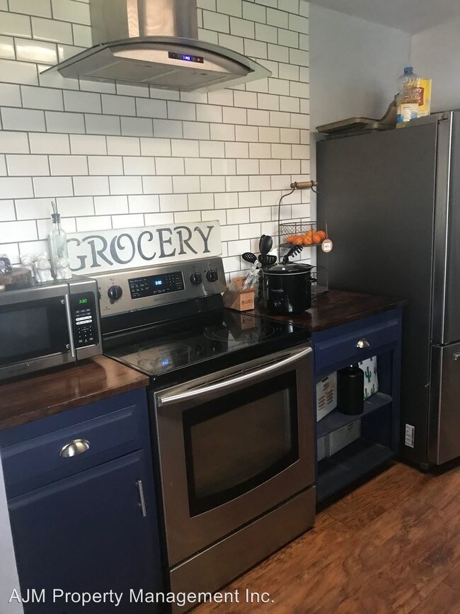 Foto del edificio - 3 br, 2 bath House - 713 R Street