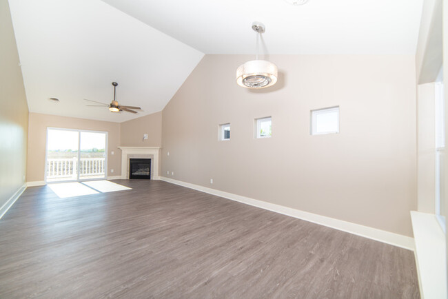 Building Photo - Forest Grove Crossing