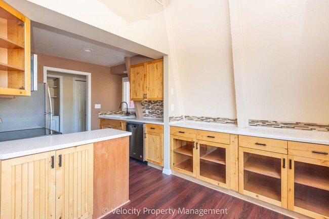 Building Photo - Chalet Style Home on the Canal in Bend!