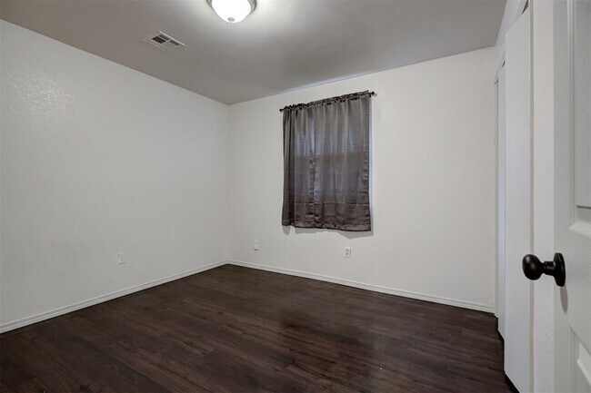 Foto del edificio - 11832 Sagamore Dr