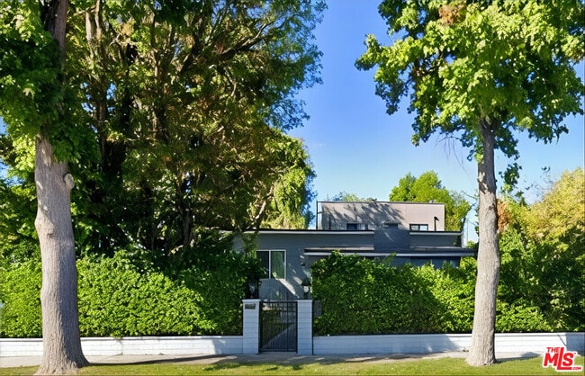 Building Photo - 5147 Fulton Ave