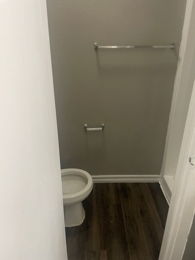 Foto del edificio - 2411 E 55th Pl