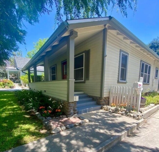 Building Photo - 212 N Myrtle Ave