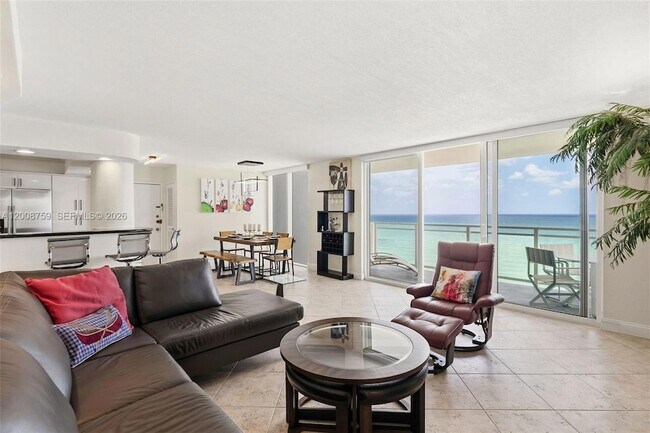 Building Photo - 2030 S Ocean Dr