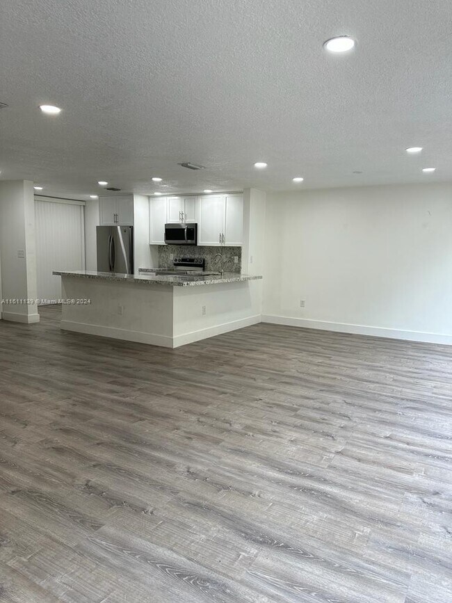 Building Photo - 9906 Costa Del Sol Blvd
