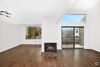 Building Photo - 4 Lake Bellevue Dr