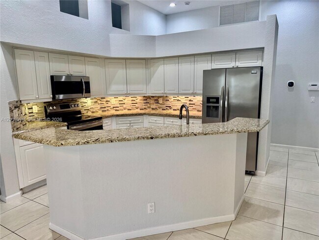Foto del edificio - 2525 Bay Pointe Ct