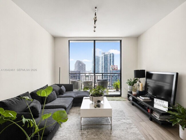 Foto del edificio - 999 SW 1st Ave