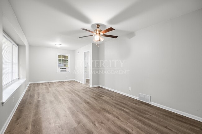 Building Photo - 1381 Laudeen Dr