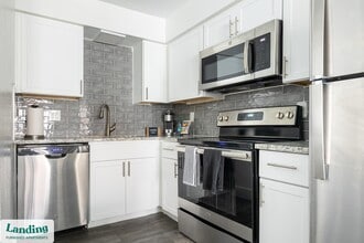 Building Photo - 5704 W Thomas Rd