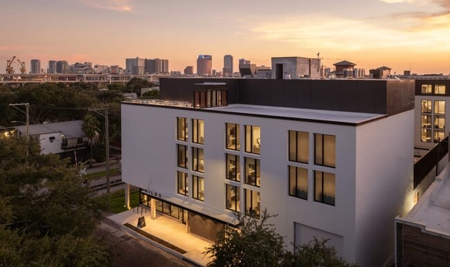 Building Photo - Miles at Ybor