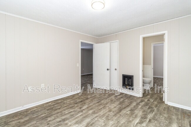 Foto del edificio - 1044 McArthur Rd