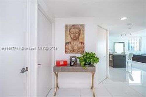 Foto principal - 500 Brickell Key Dr