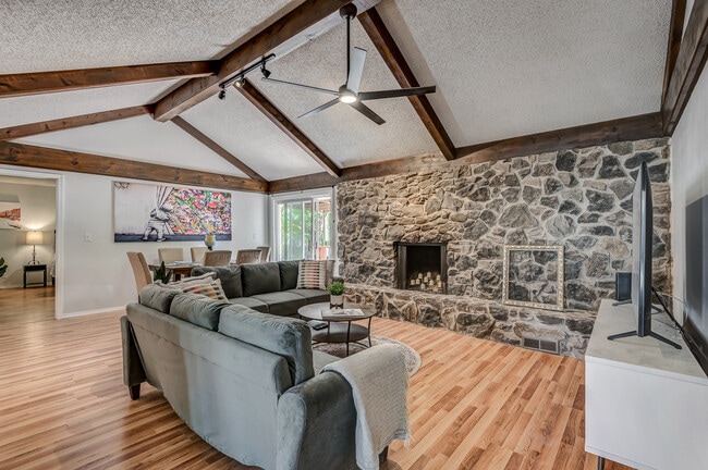 Foto del edificio - 705 N Dryden Cir