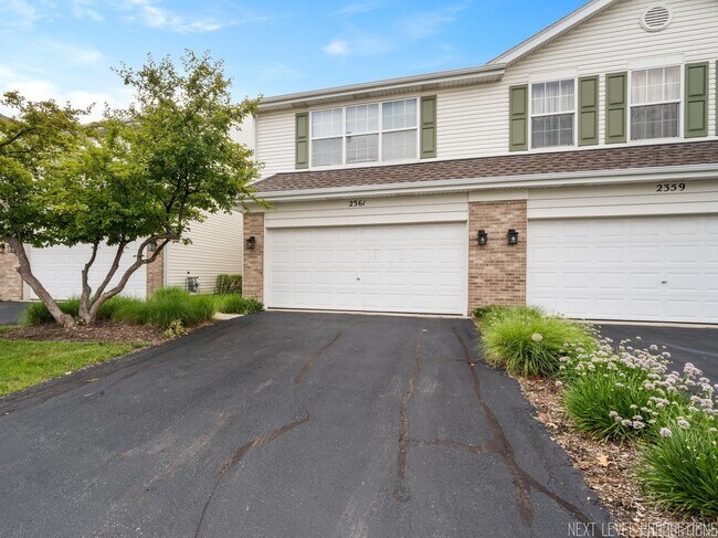 Foto del edificio - 2361 Stoughton Cir