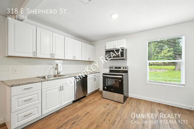 Building Photo - 318 E Shepherd St