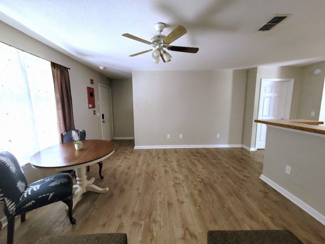 Foto del edificio - 1329 Nylic St