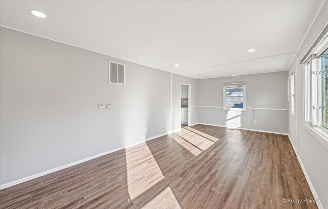 Building Photo - 805 Dawes Ave