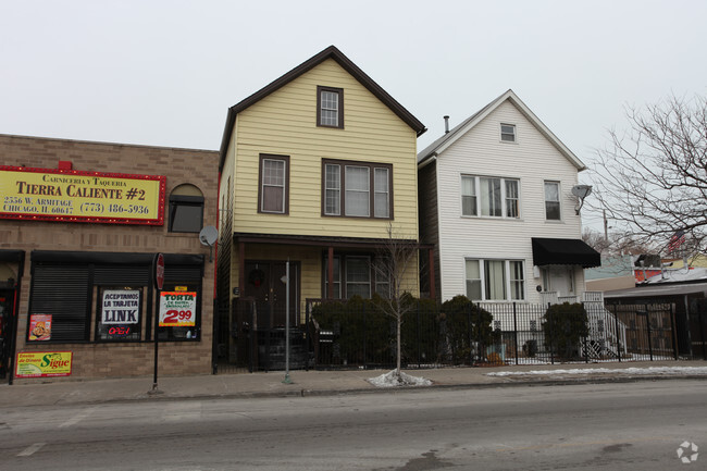 Foto del edificio - 2552 W Armitage Ave
